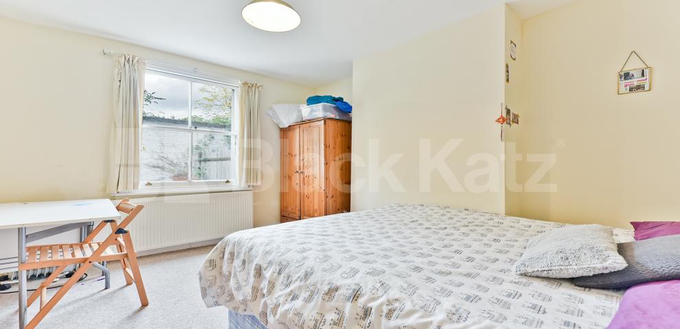 			NEW INSTRUCTION , 4 Bedroom, 2 bath, 1 reception Terraced House			 Henshaw Street, Borough/Elephant and Castle